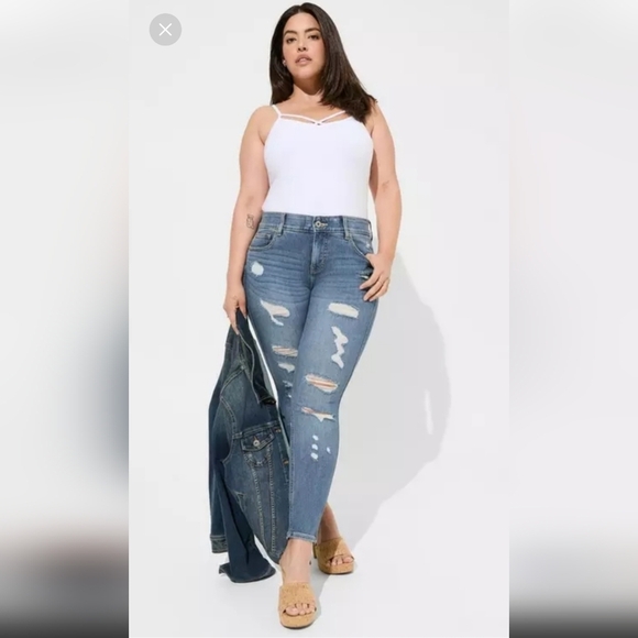 Bombshell Skinny Premium Stretch High-Rise Destructed Jean plus size 16 - Picture 14 of 15